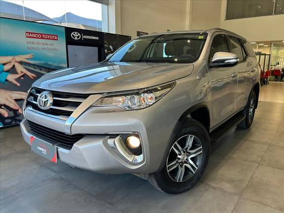 TOYOTA HILUX SW4 2.7 SR 4X2 16V FLEX 4P AUTOMÁTICO